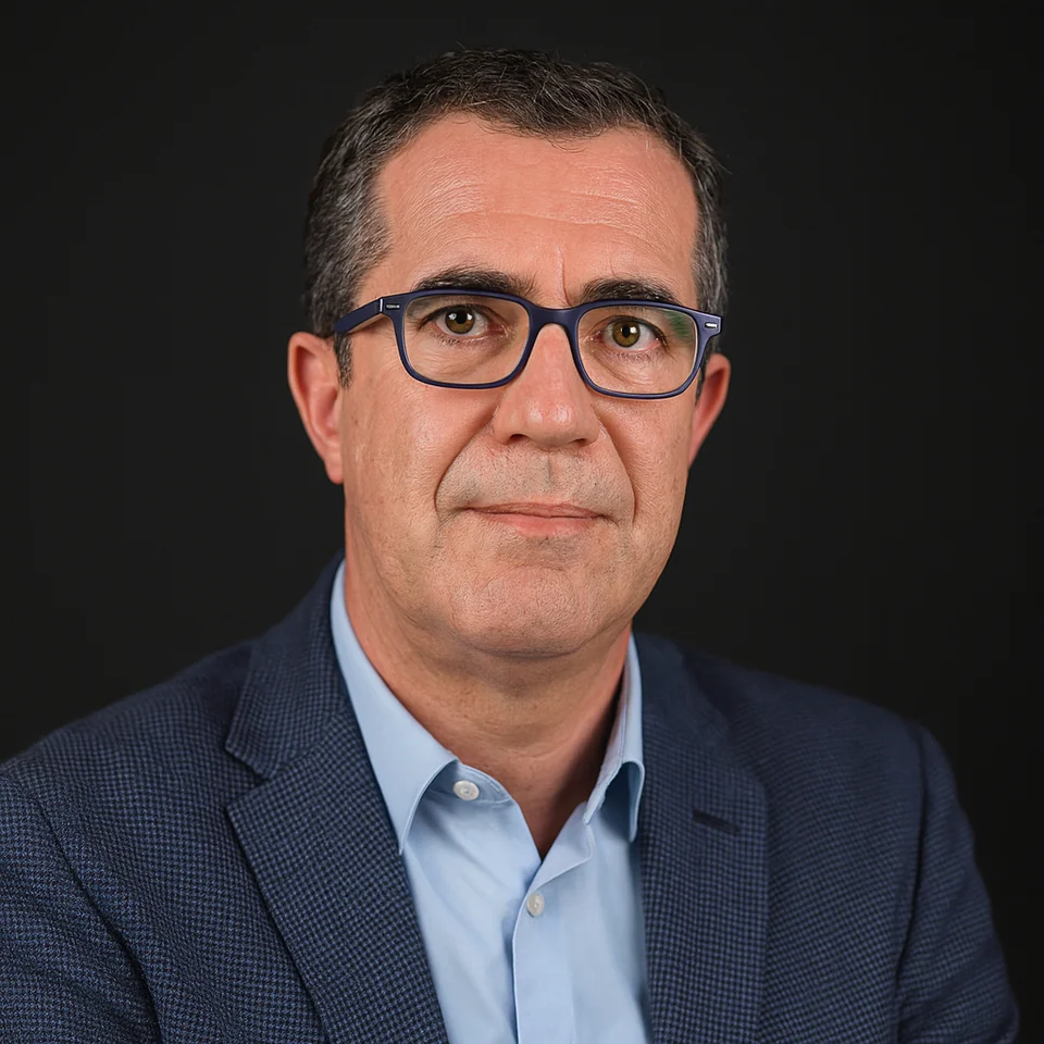 Retrato profesional de Javier Toral Nistal